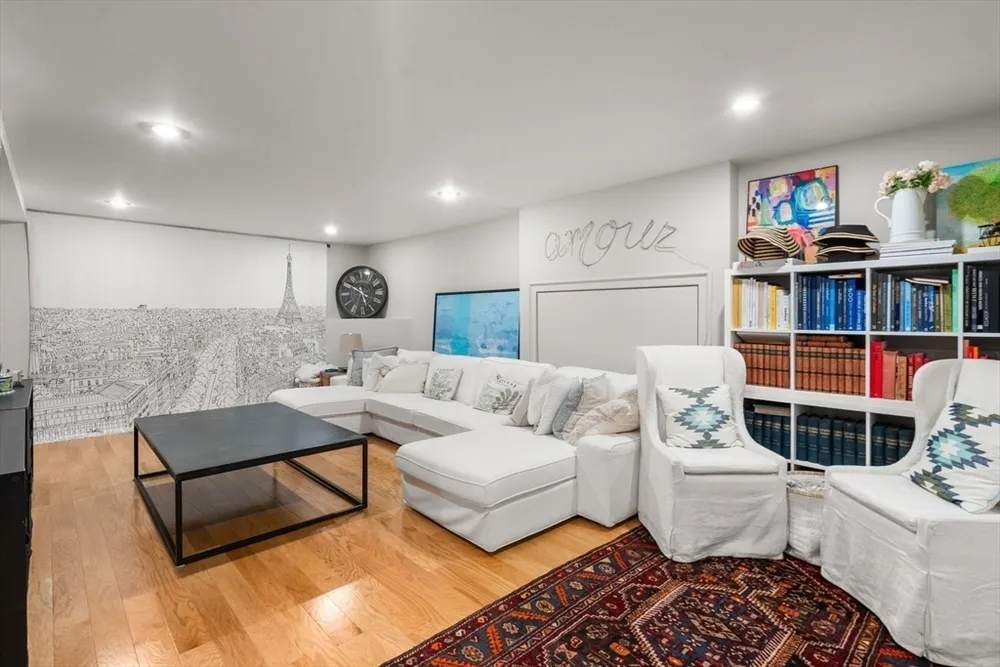 73 Auburn St, Newton, MA 02466