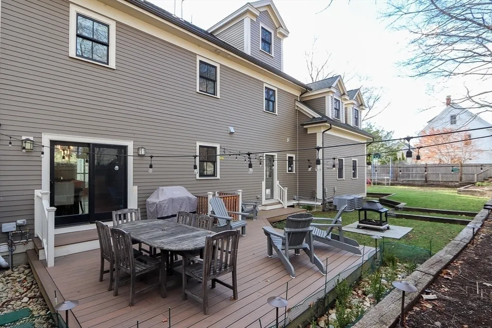 73 Auburn St, Newton, MA 02466