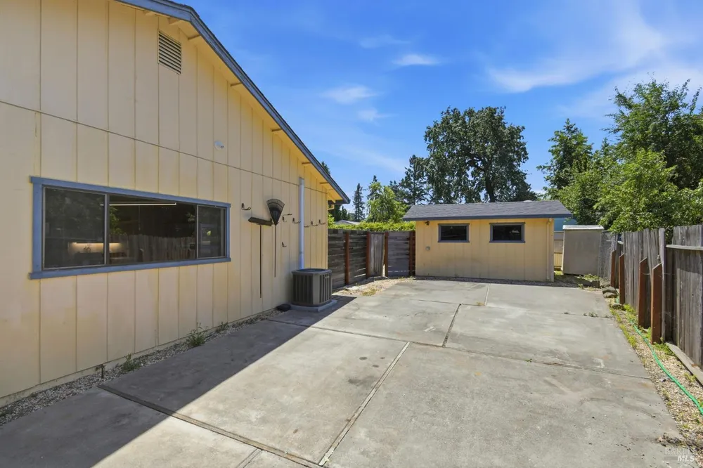1344 Sugar Bear Ln, Santa Rosa, CA 95407