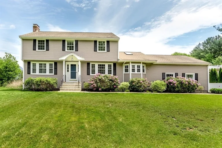 6 Raven Rd, Canton, MA 02021