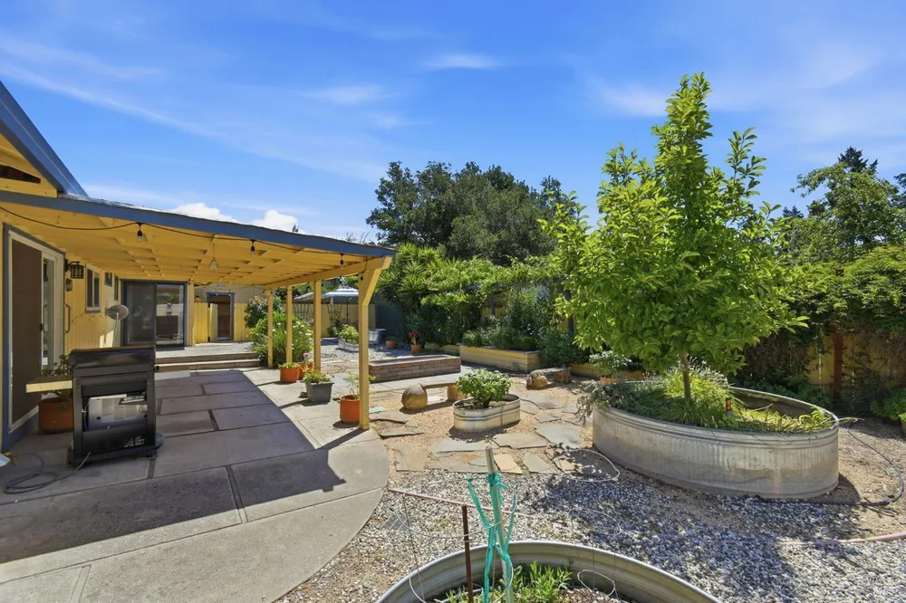 1344 Sugar Bear Ln, Santa Rosa, CA 95407