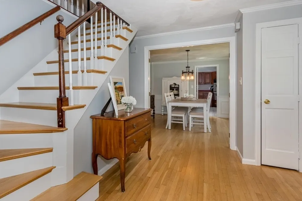 6 Raven Rd, Canton, MA 02021