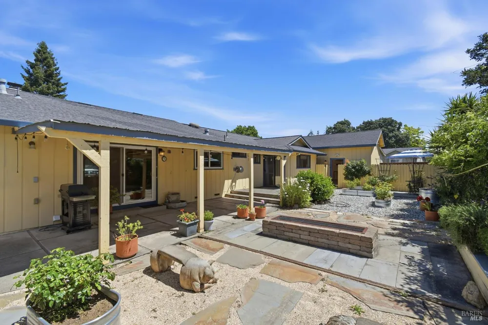 1344 Sugar Bear Ln, Santa Rosa, CA 95407
