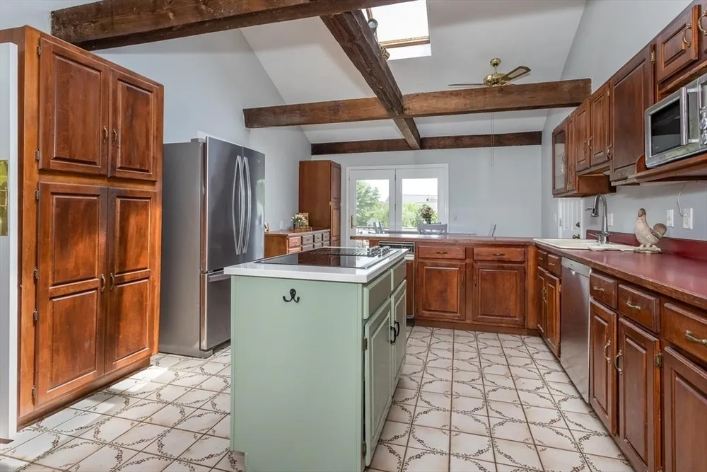 6 Raven Rd, Canton, MA 02021