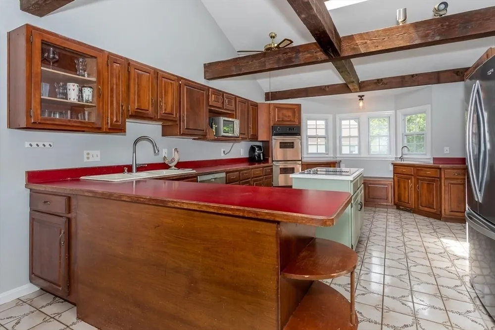 6 Raven Rd, Canton, MA 02021