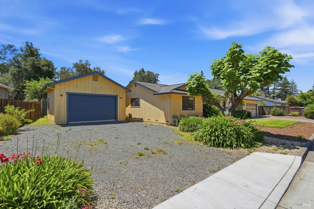 1344 Sugar Bear Ln, Santa Rosa, CA 95407