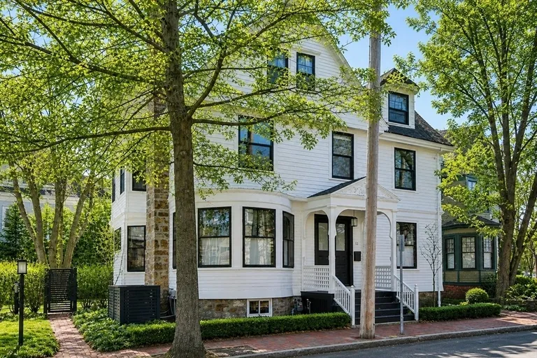 12 Martin St, Cambridge, MA 02138