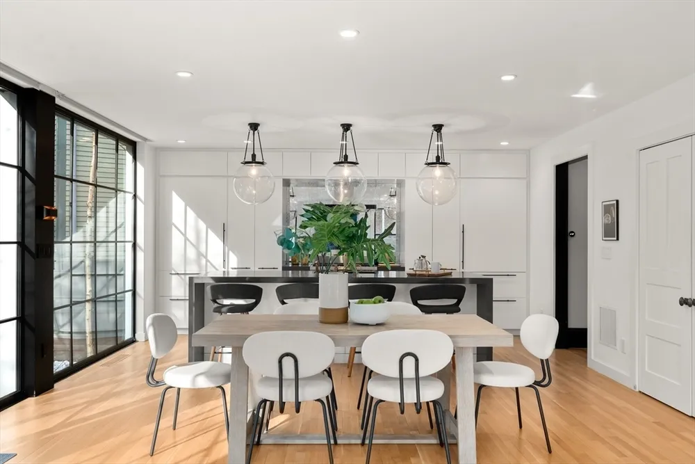 12 Martin St, Cambridge, MA 02138