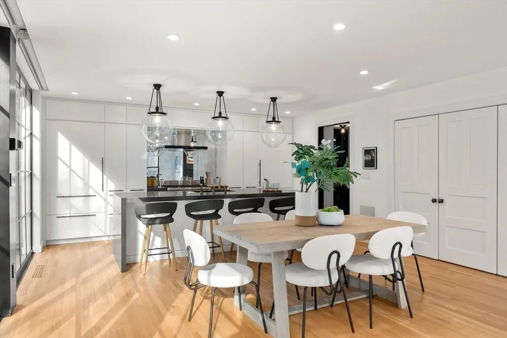 12 Martin St, Cambridge, MA 02138