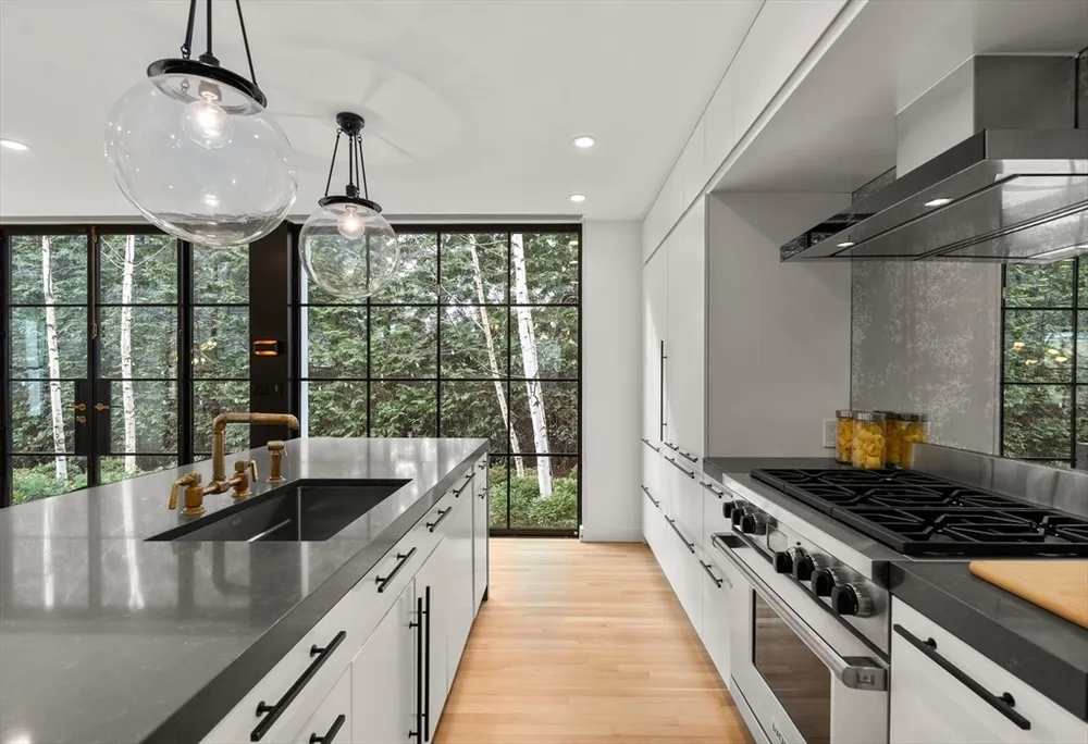 12 Martin St, Cambridge, MA 02138