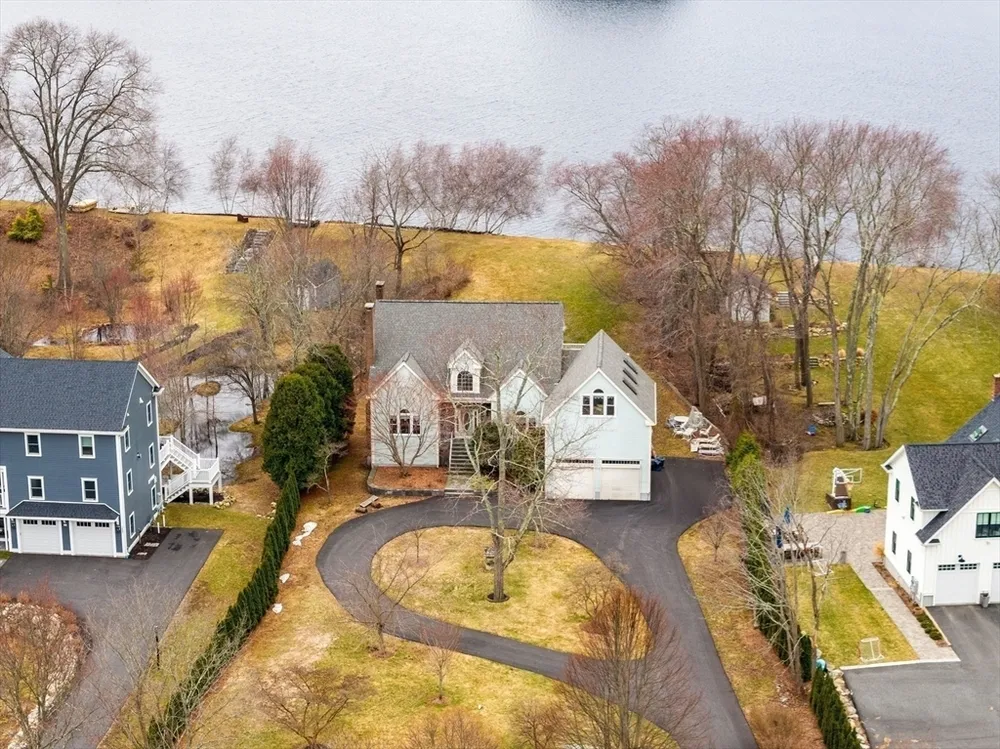 269 Bullard St, Walpole, MA 02081