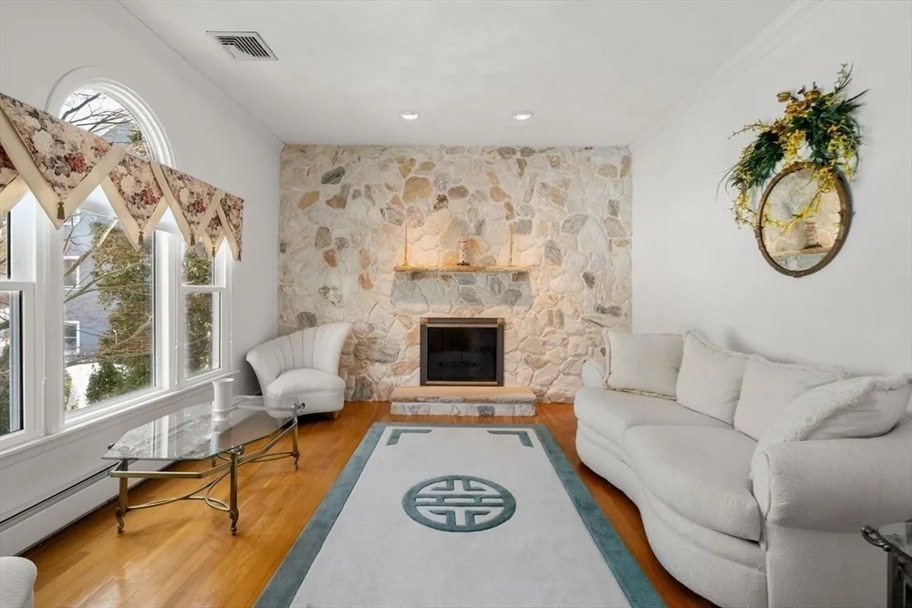 269 Bullard St, Walpole, MA 02081