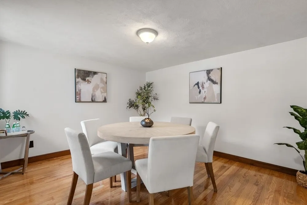 33 Heather Dr, Norwood, MA 02062