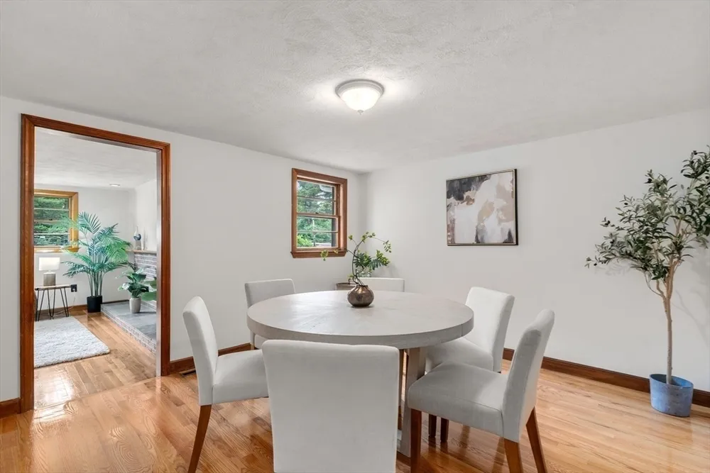 33 Heather Dr, Norwood, MA 02062