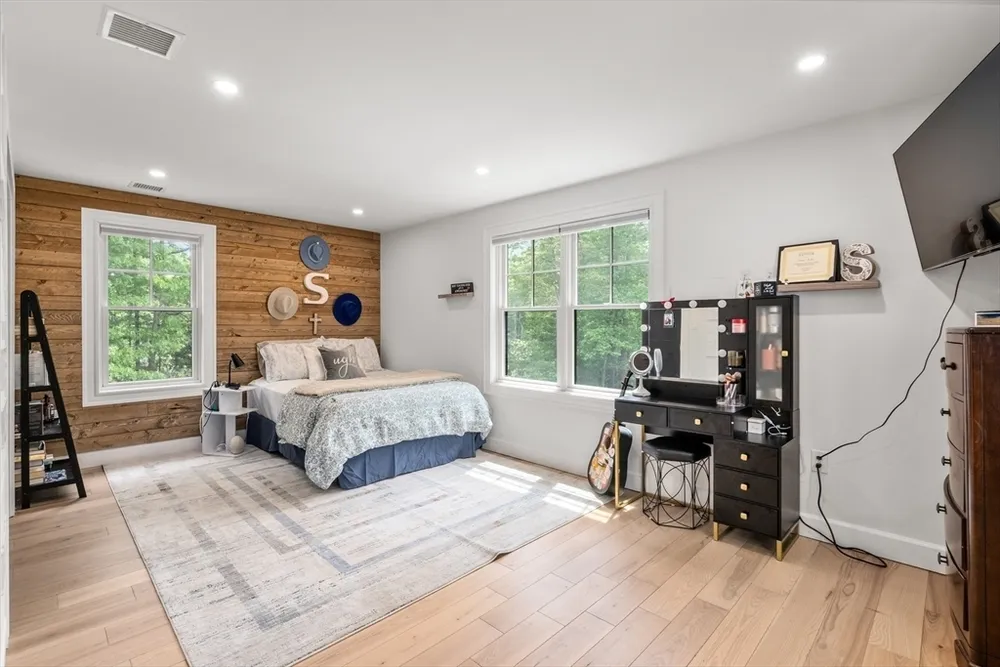 295 Gardner St, Hingham, MA 02043