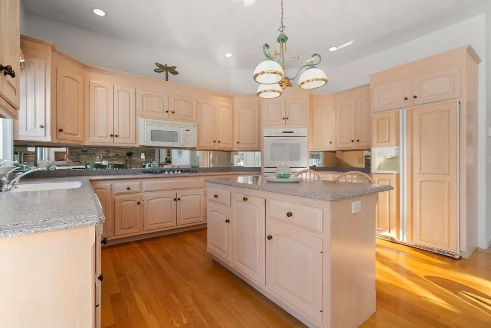 269 Bullard St, Walpole, MA 02081