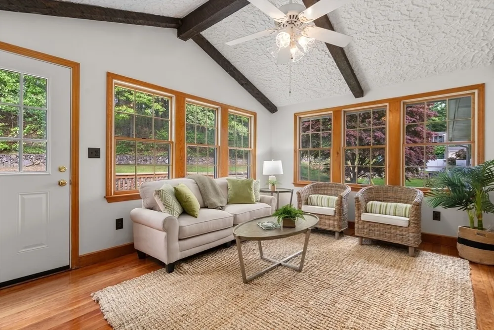 33 Heather Dr, Norwood, MA 02062