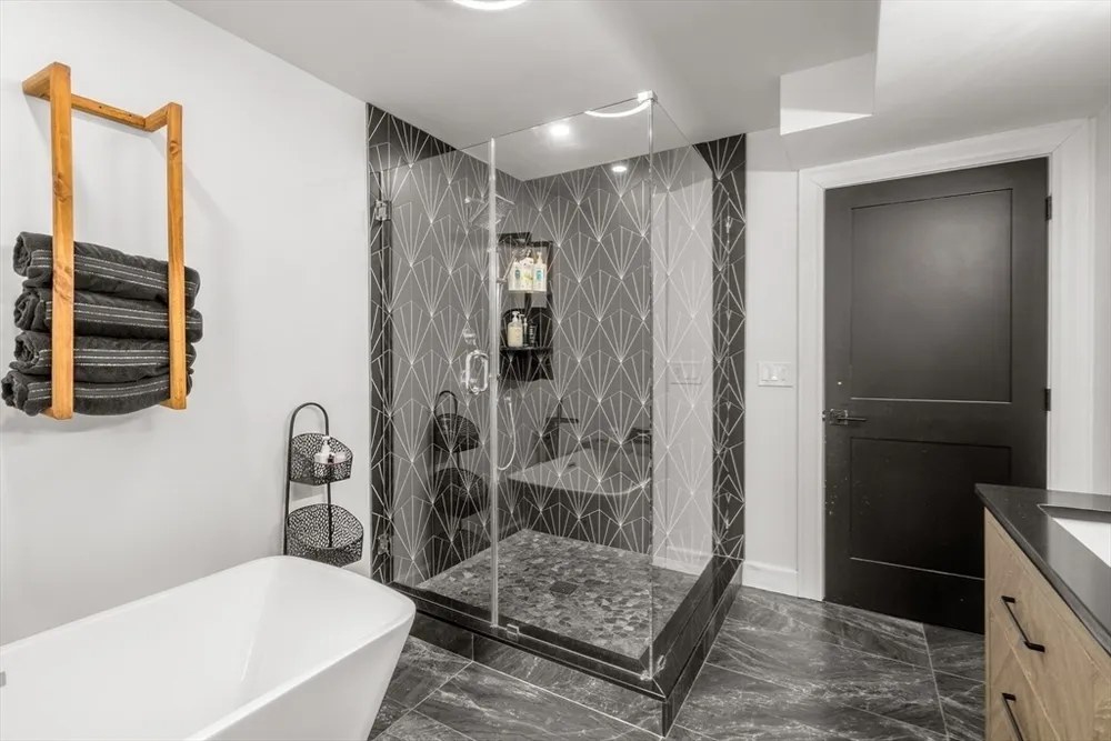 295 Gardner St, Hingham, MA 02043