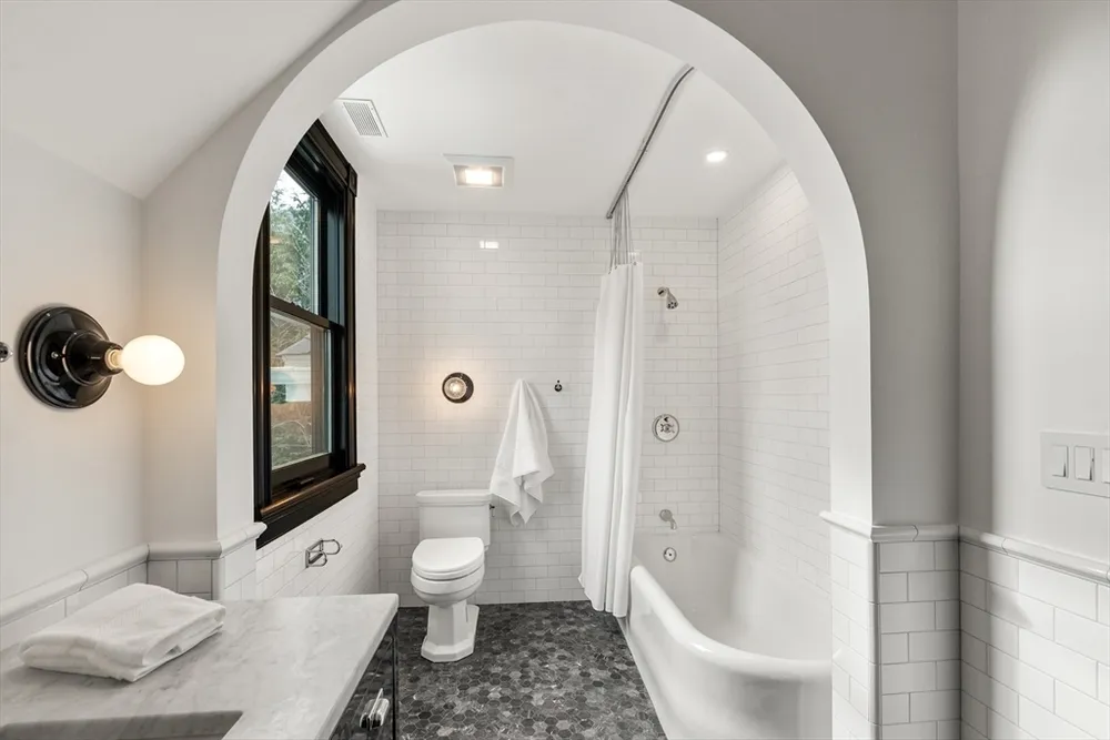 12 Martin St, Cambridge, MA 02138