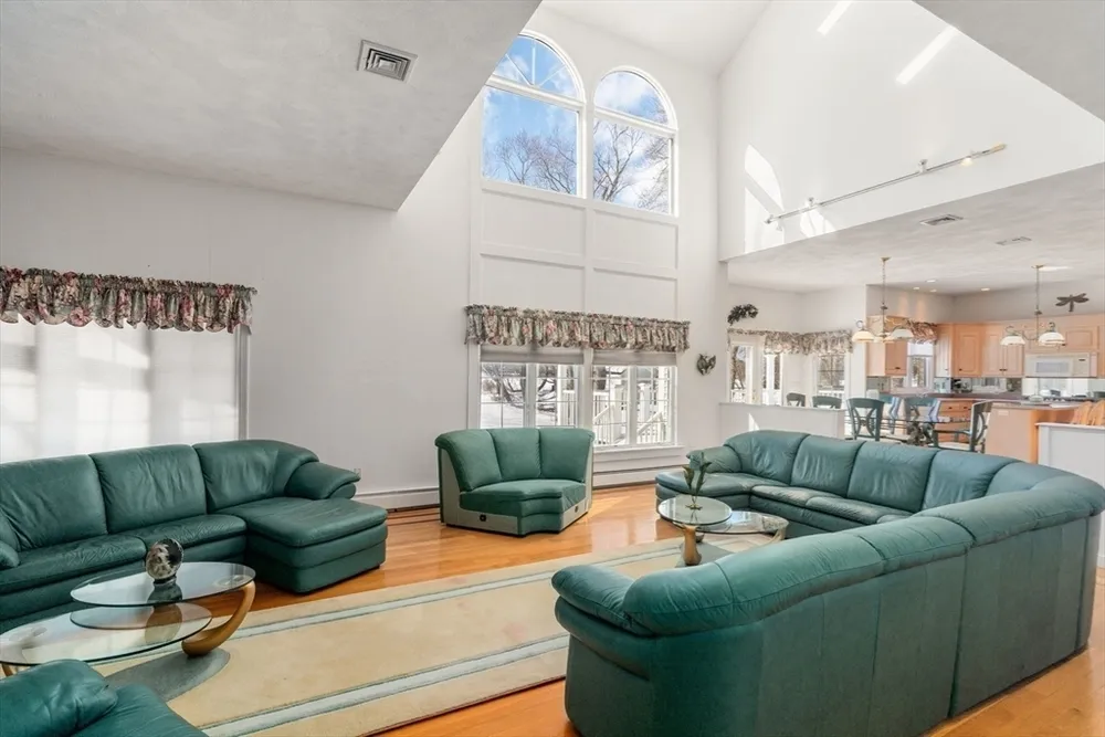 269 Bullard St, Walpole, MA 02081