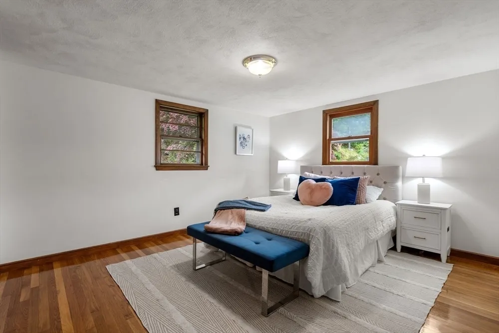 33 Heather Dr, Norwood, MA 02062
