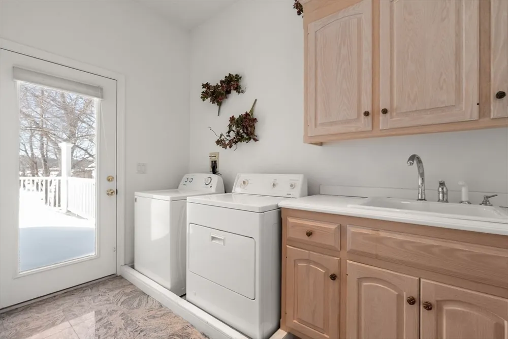 269 Bullard St, Walpole, MA 02081