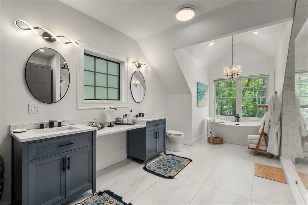 295 Gardner St, Hingham, MA 02043
