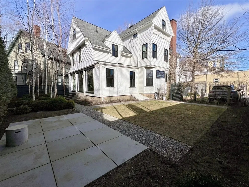 12 Martin St, Cambridge, MA 02138