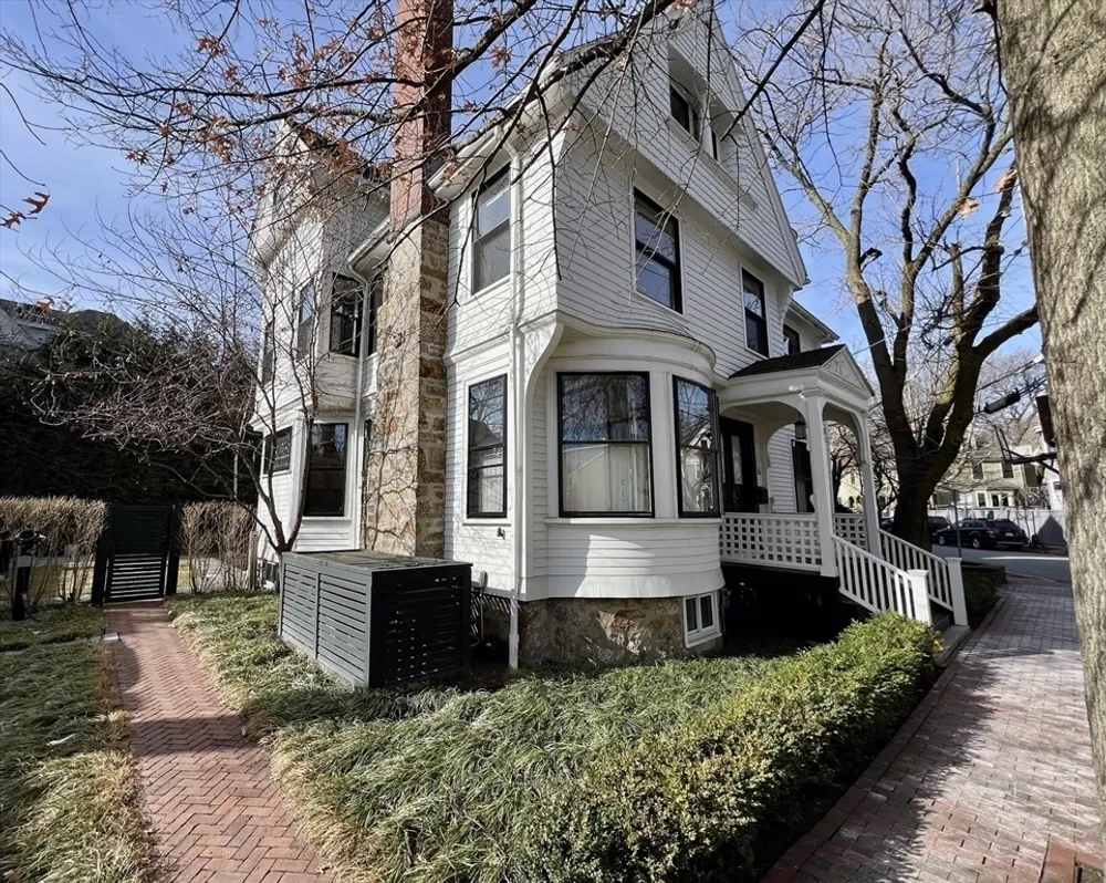 12 Martin St, Cambridge, MA 02138