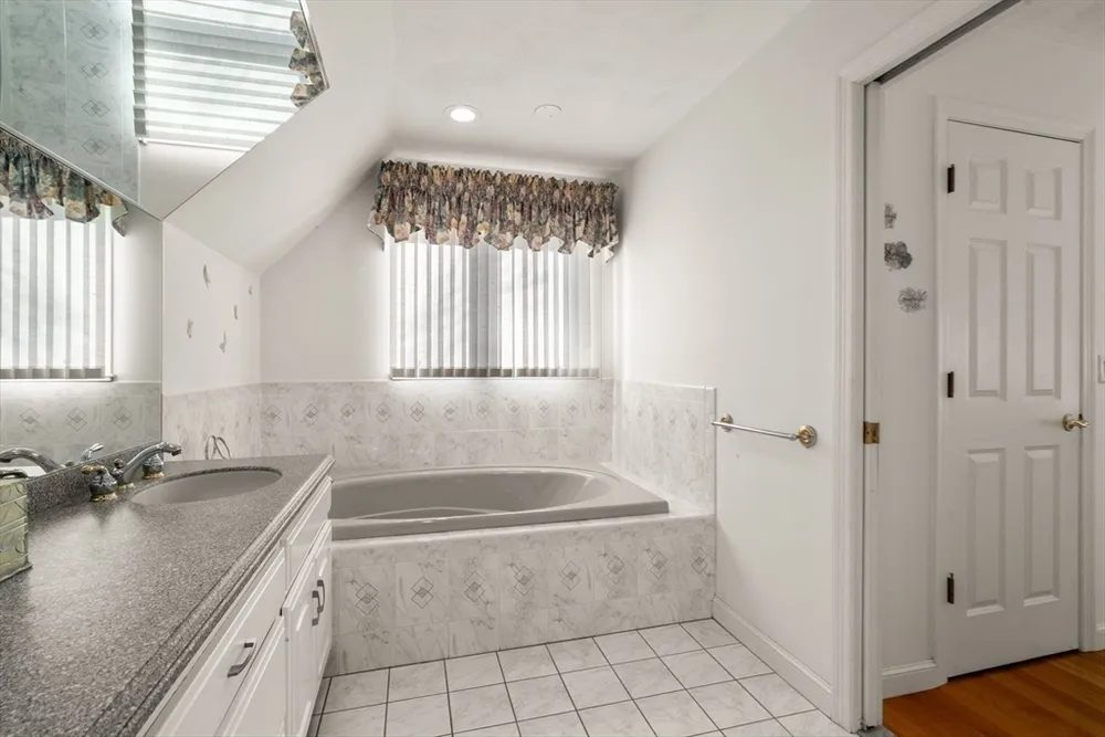269 Bullard St, Walpole, MA 02081
