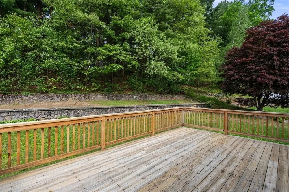 33 Heather Dr, Norwood, MA 02062