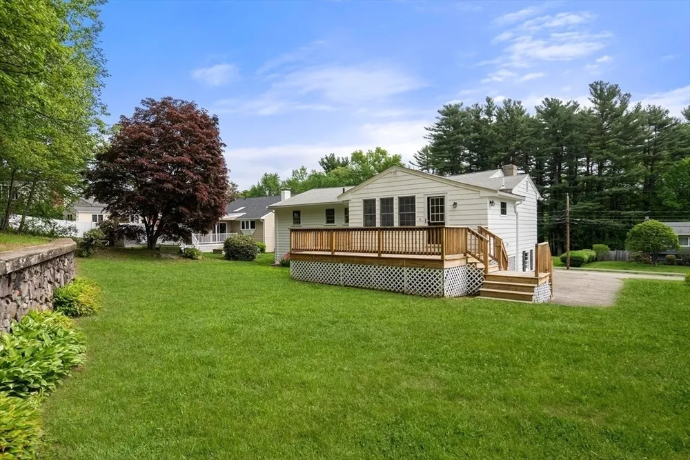 33 Heather Dr, Norwood, MA 02062