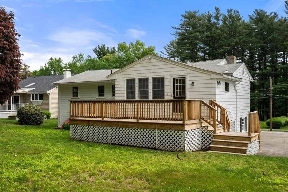 33 Heather Dr, Norwood, MA 02062