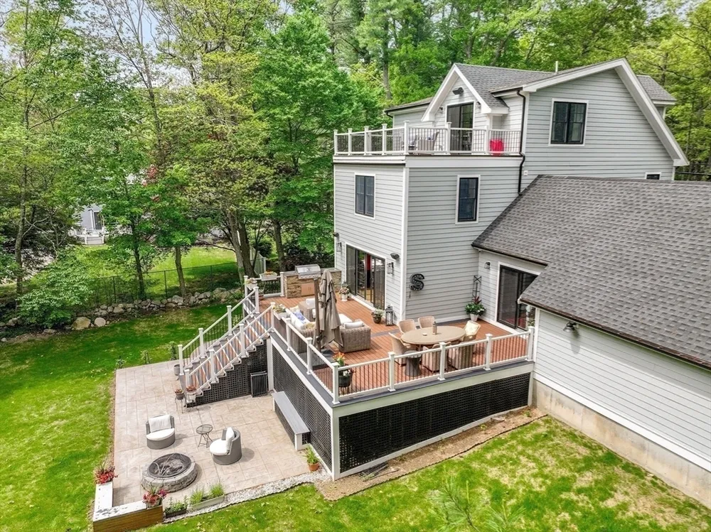 295 Gardner St, Hingham, MA 02043