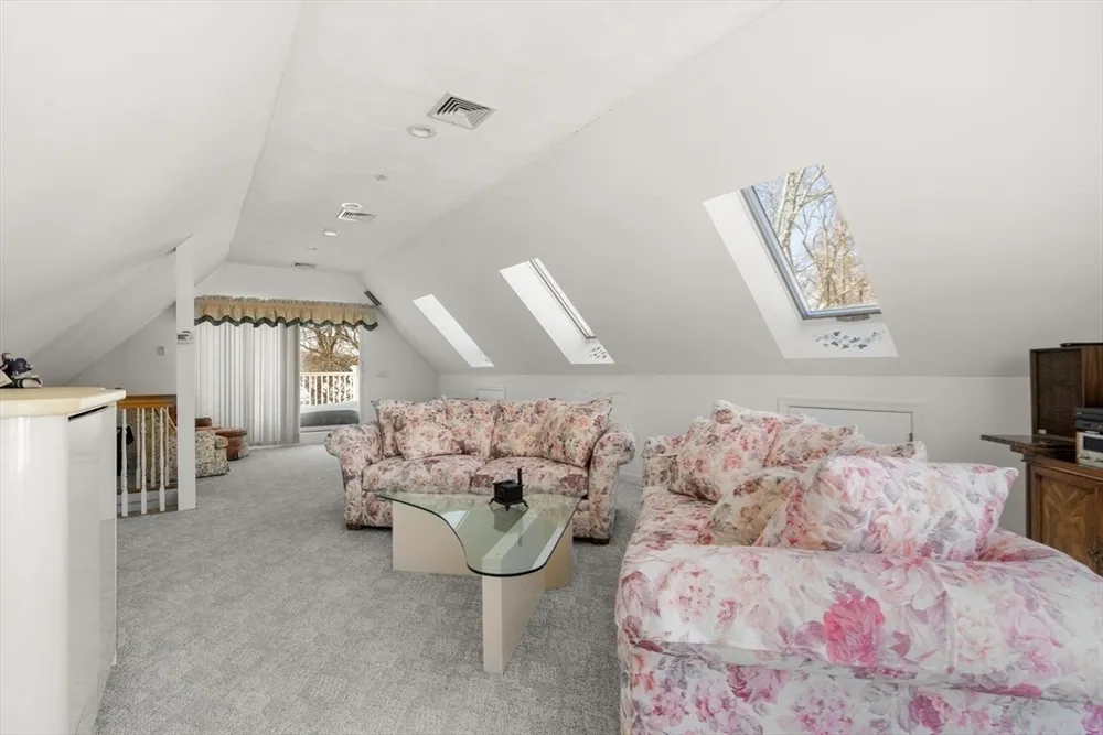 269 Bullard St, Walpole, MA 02081