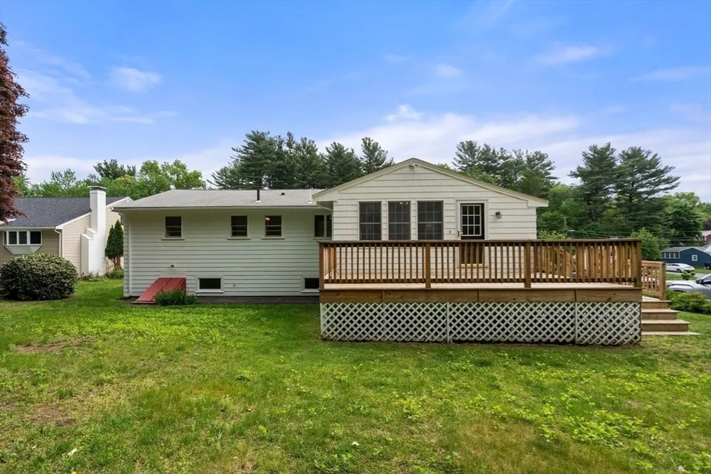 33 Heather Dr, Norwood, MA 02062