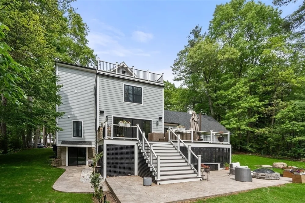 295 Gardner St, Hingham, MA 02043
