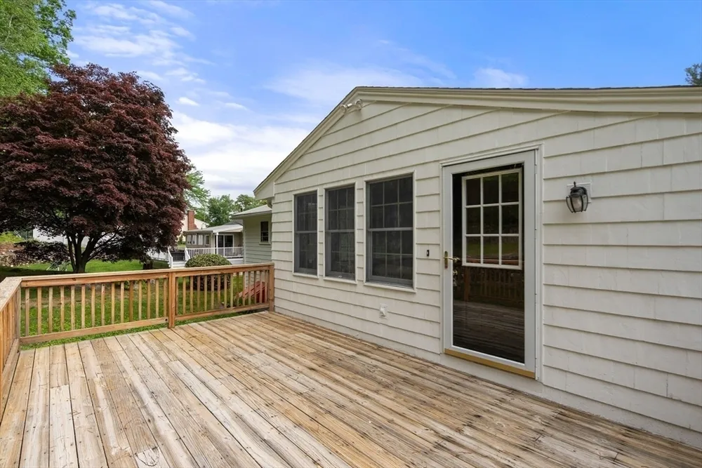 33 Heather Dr, Norwood, MA 02062