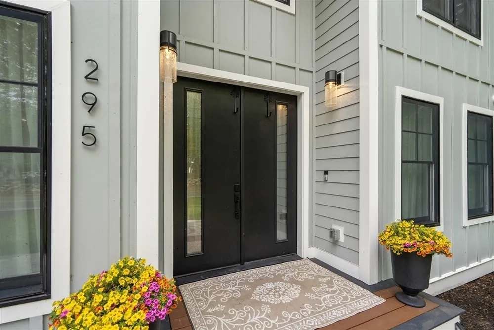 295 Gardner St, Hingham, MA 02043