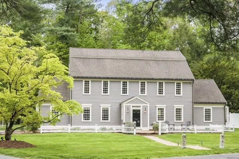 41 Longmeadow Rd, Wellesley, MA 02482