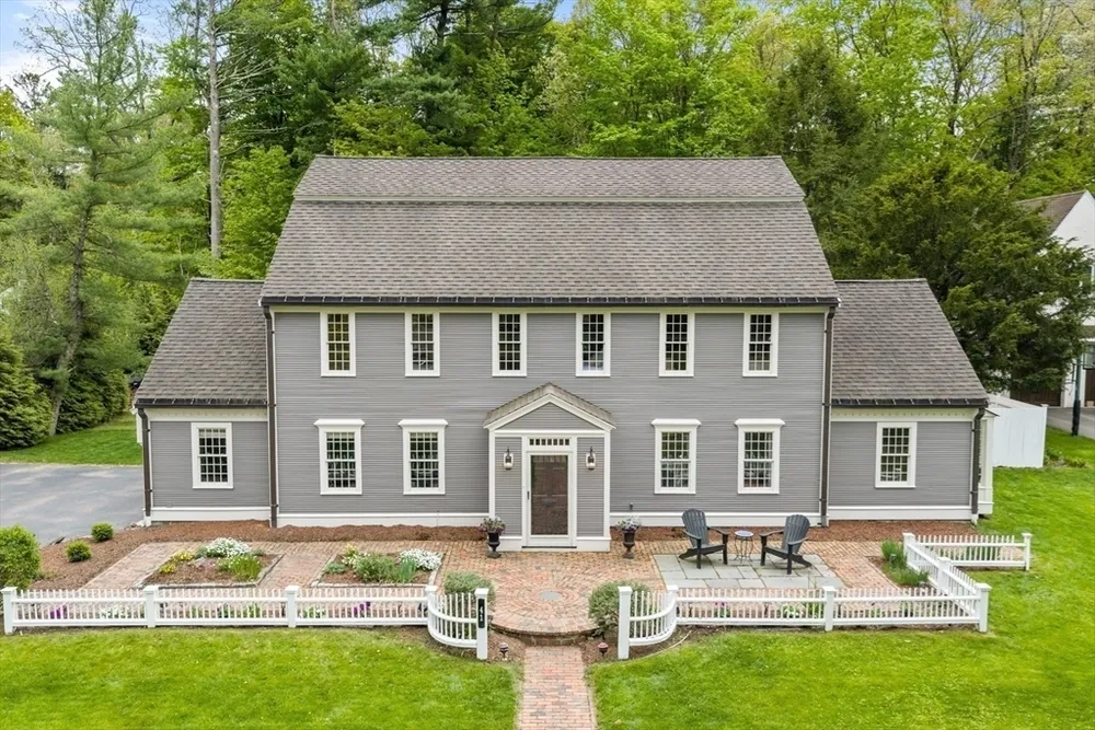 41 Longmeadow Rd, Wellesley, MA 02482