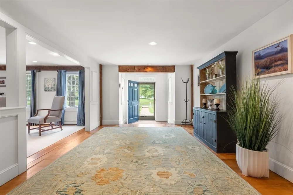 41 Longmeadow Rd, Wellesley, MA 02482