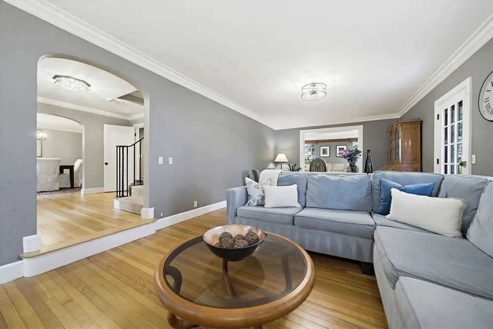 72 Beverly Rd, Brookline, MA 02467