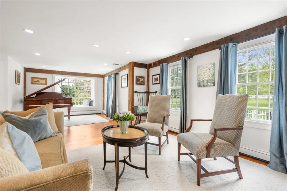 41 Longmeadow Rd, Wellesley, MA 02482