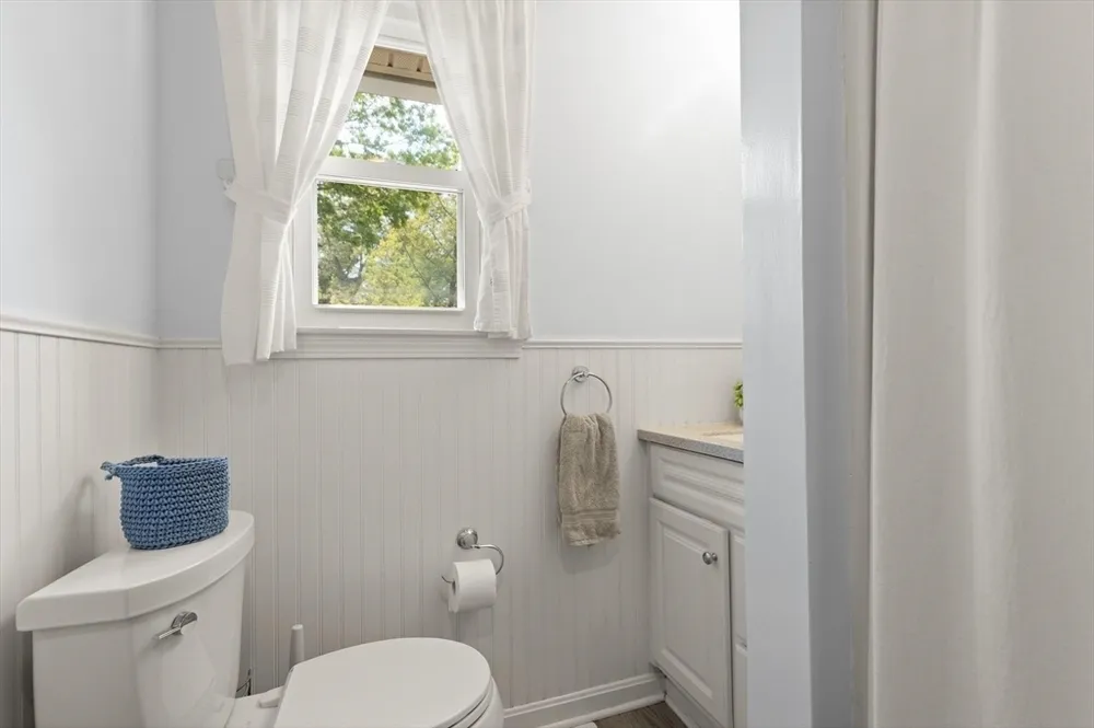 1 Myrtle Ave, Westford, MA 01886