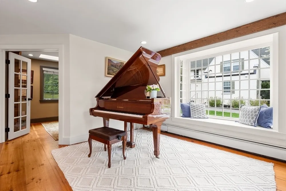 41 Longmeadow Rd, Wellesley, MA 02482