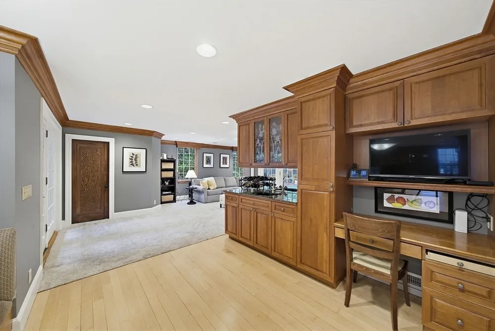 72 Beverly Rd, Brookline, MA 02467