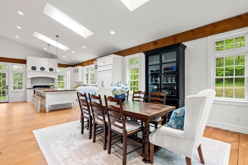 41 Longmeadow Rd, Wellesley, MA 02482
