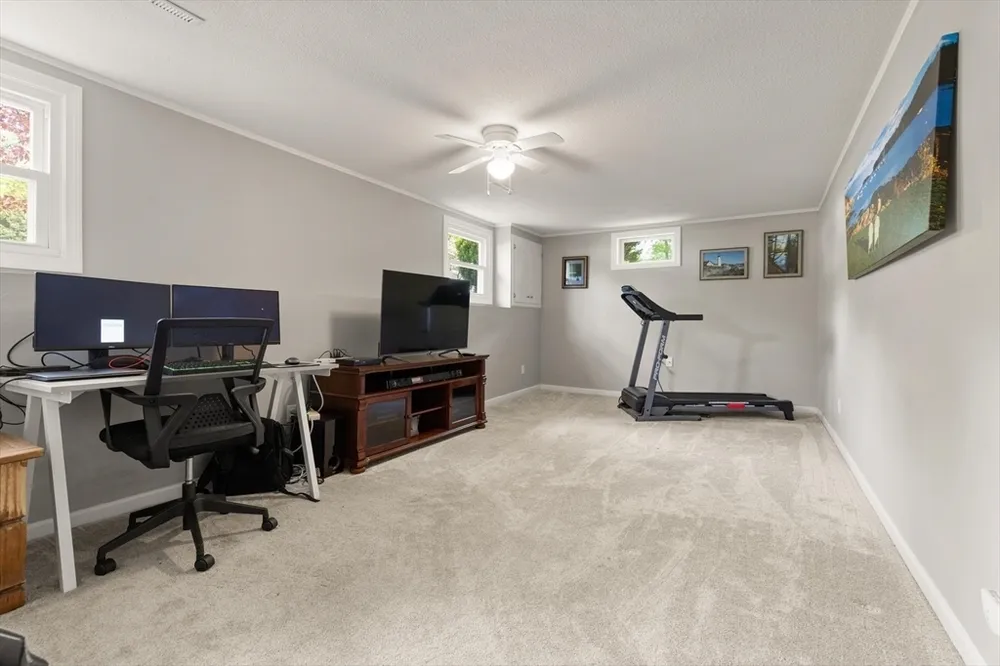 1 Myrtle Ave, Westford, MA 01886