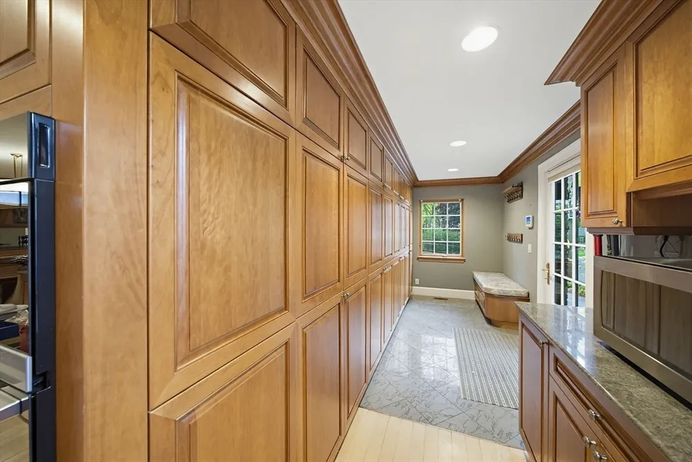 72 Beverly Rd, Brookline, MA 02467